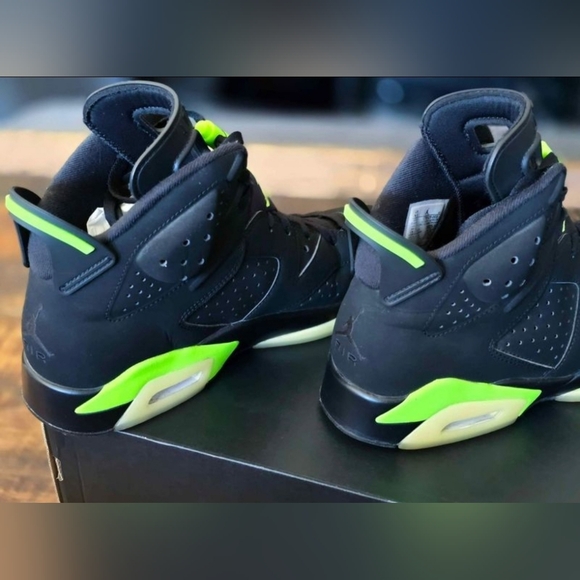 Jordan 6 Retro 'Electric Green' - Sz 9.5 - Picture 3 of 8
